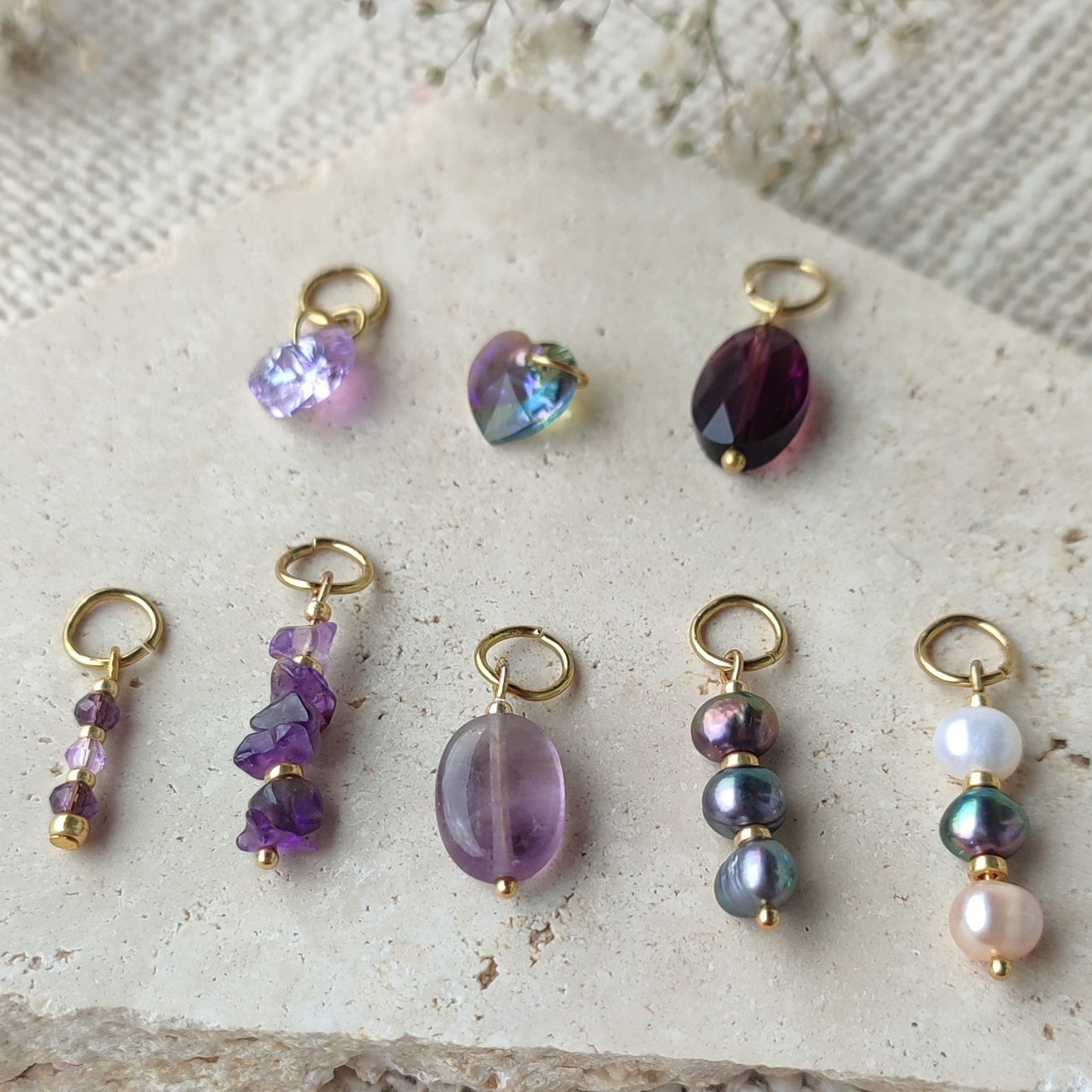 Nos charms , tons violets / création