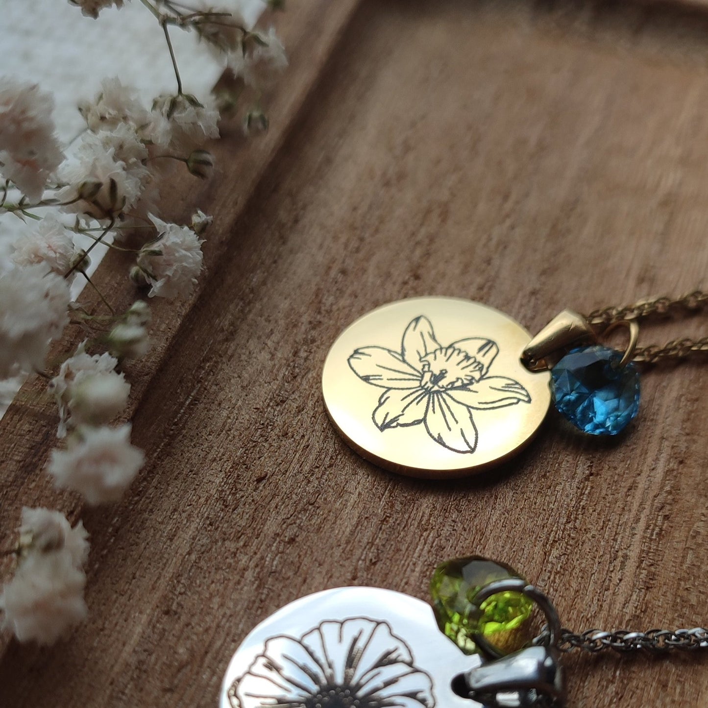 Collier fleur et couleur de naissance : Création