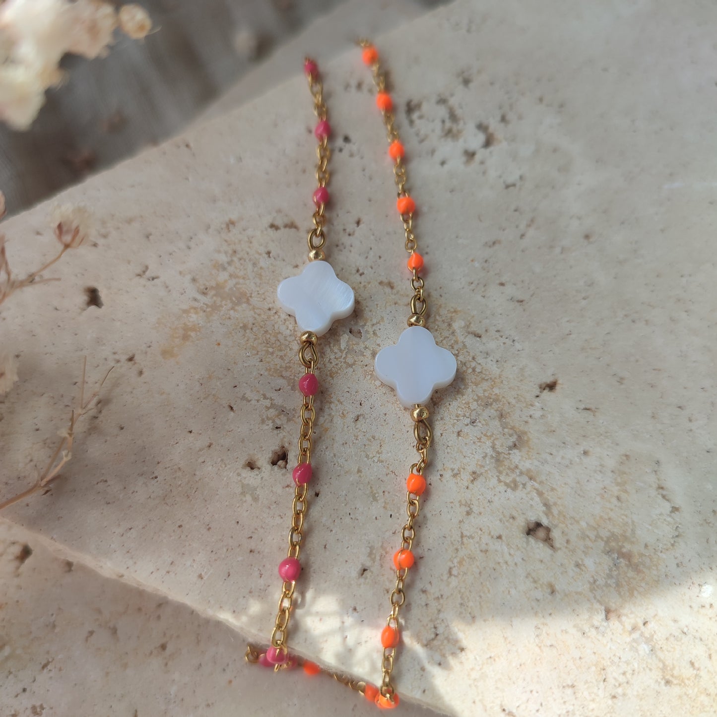 Bracelet ou chaine de cheville Trèfle nacre ; création
