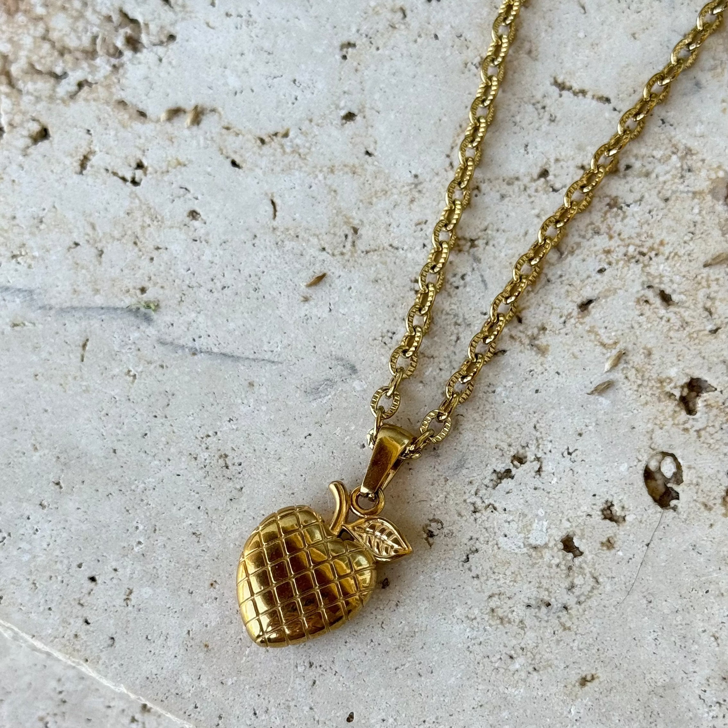 Collier Strawberry; création