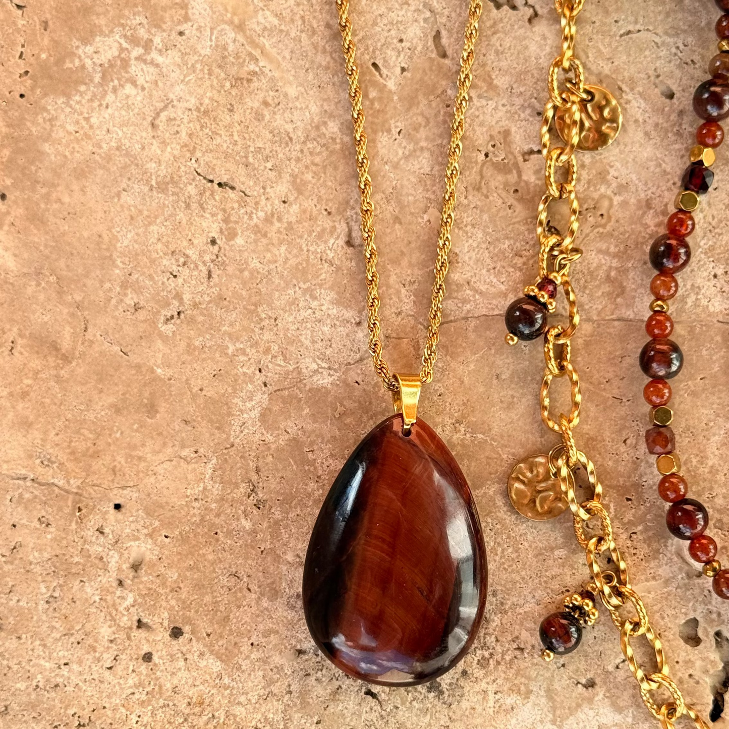 Collier long goutte Oeil de taureau ; création
