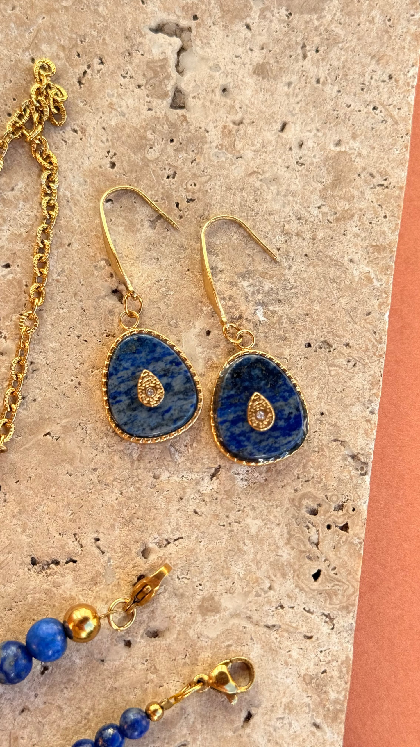 Boucles d'oreilles Mona ; création
