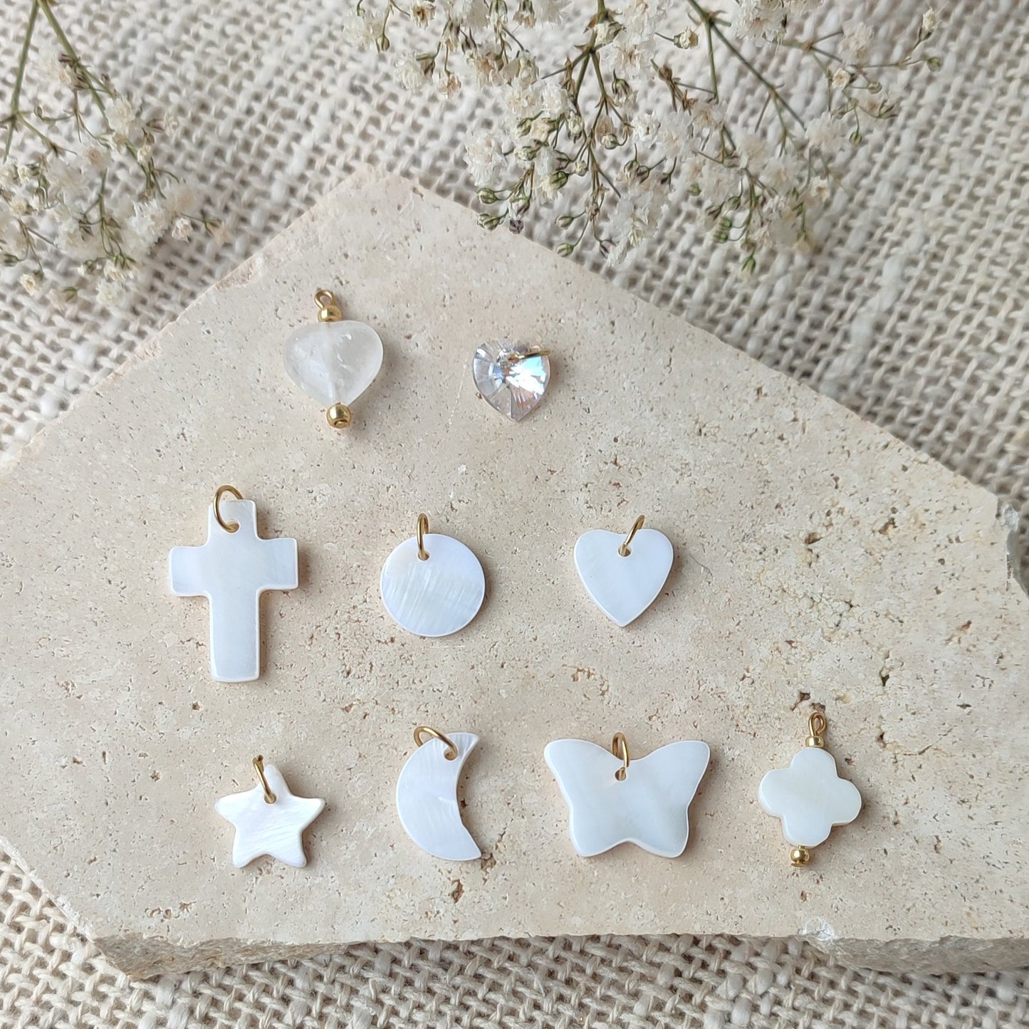 Nos charms , tons blancs / création