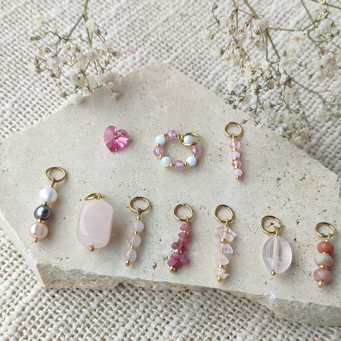 Nos charms , tons roses / création