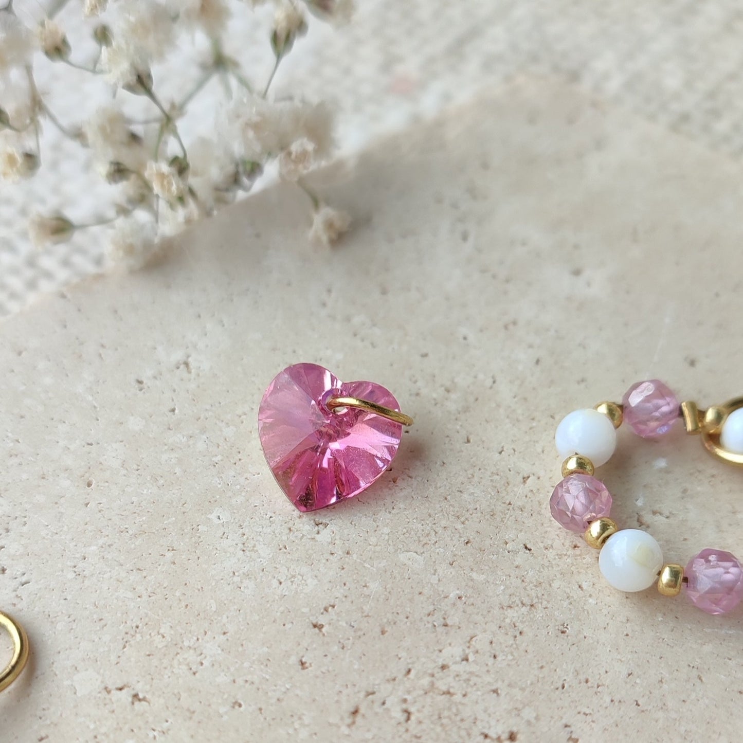 Nos charms , tons roses / création