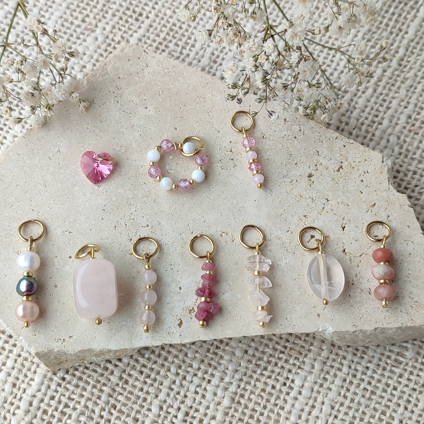 Nos charms , tons roses / création