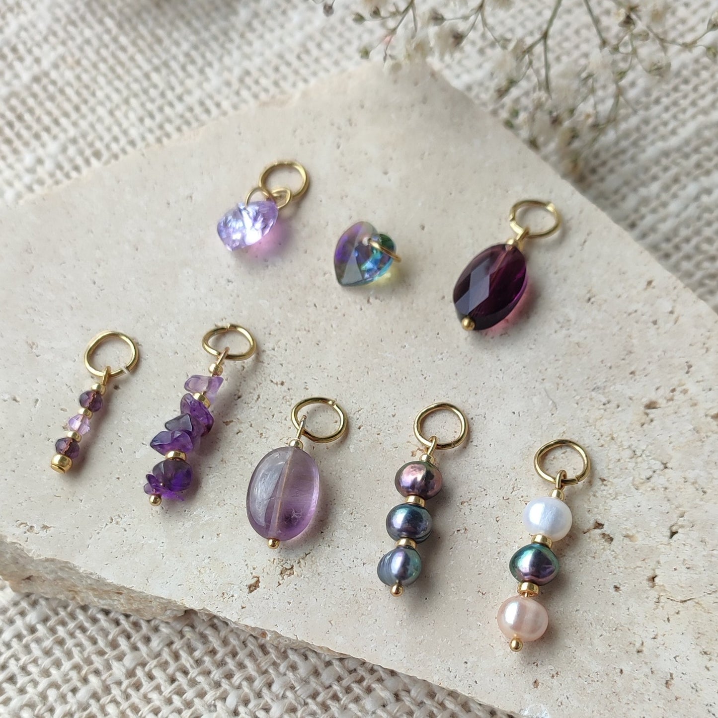 Nos charms , tons violets / création
