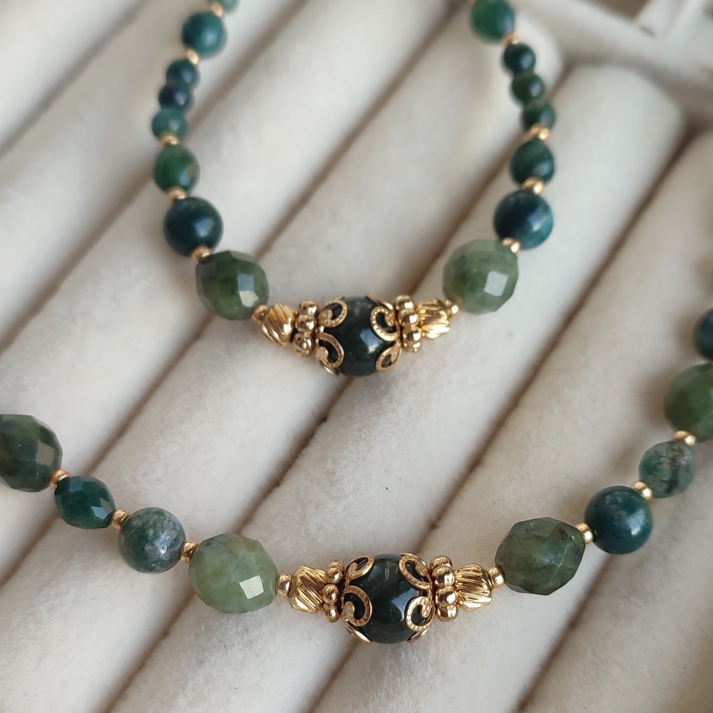 Collier Jade ; Création