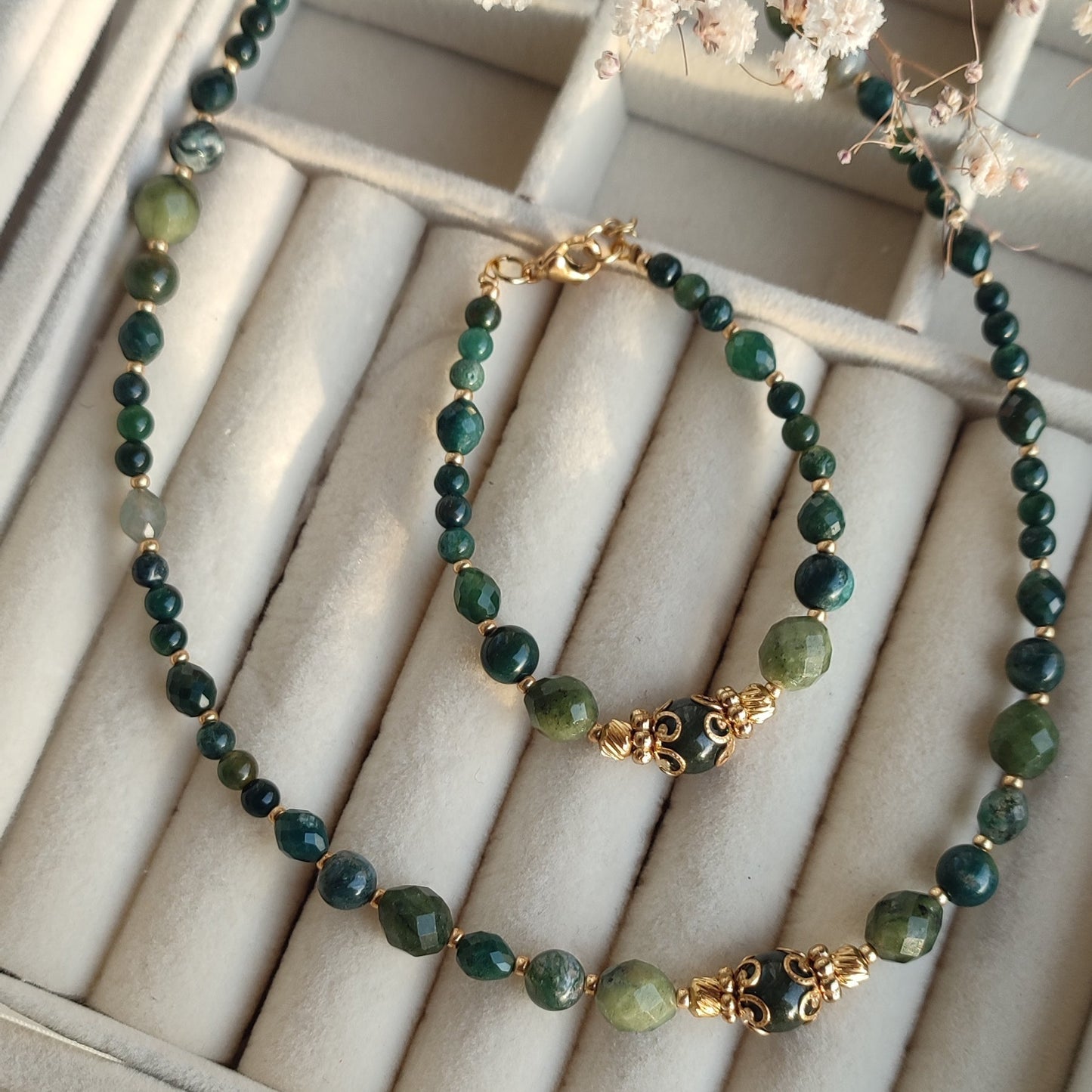 Collier Jade ; Création