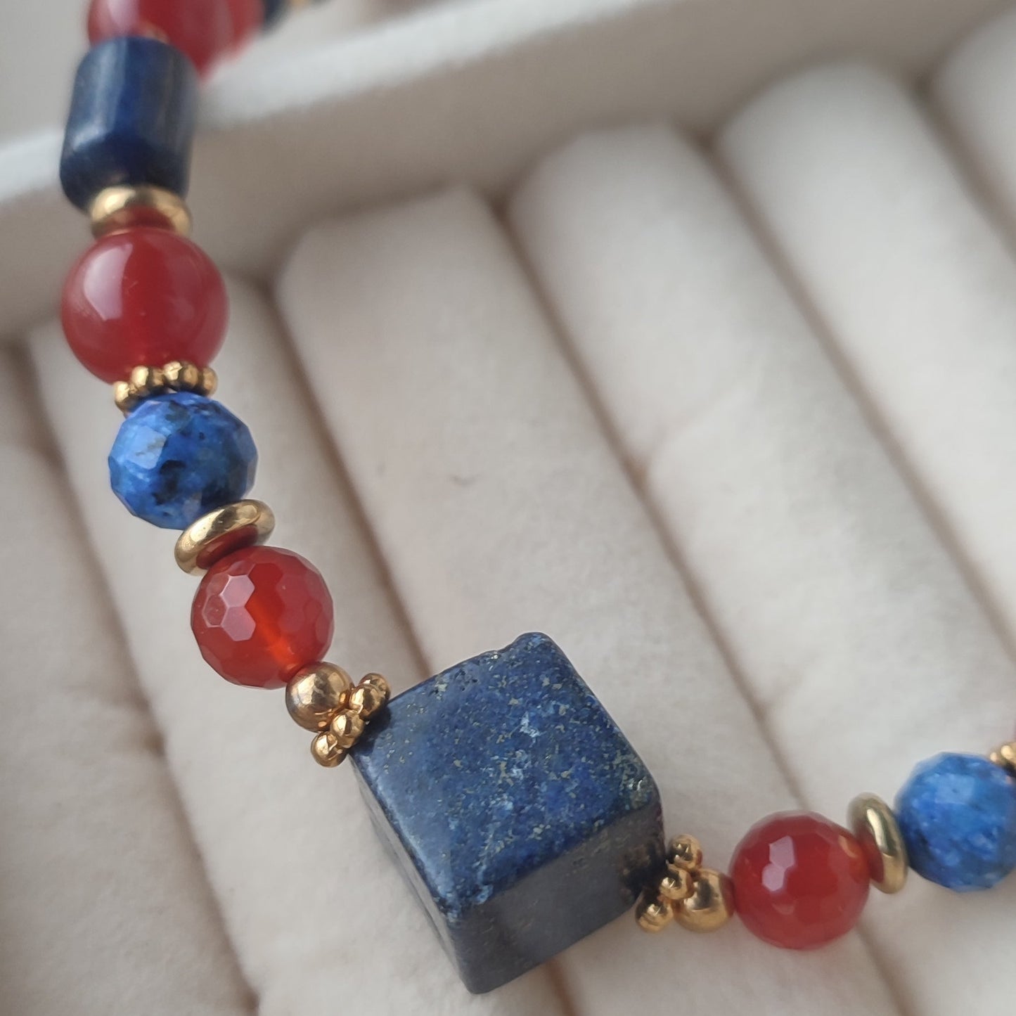 Collier Laurina ; création