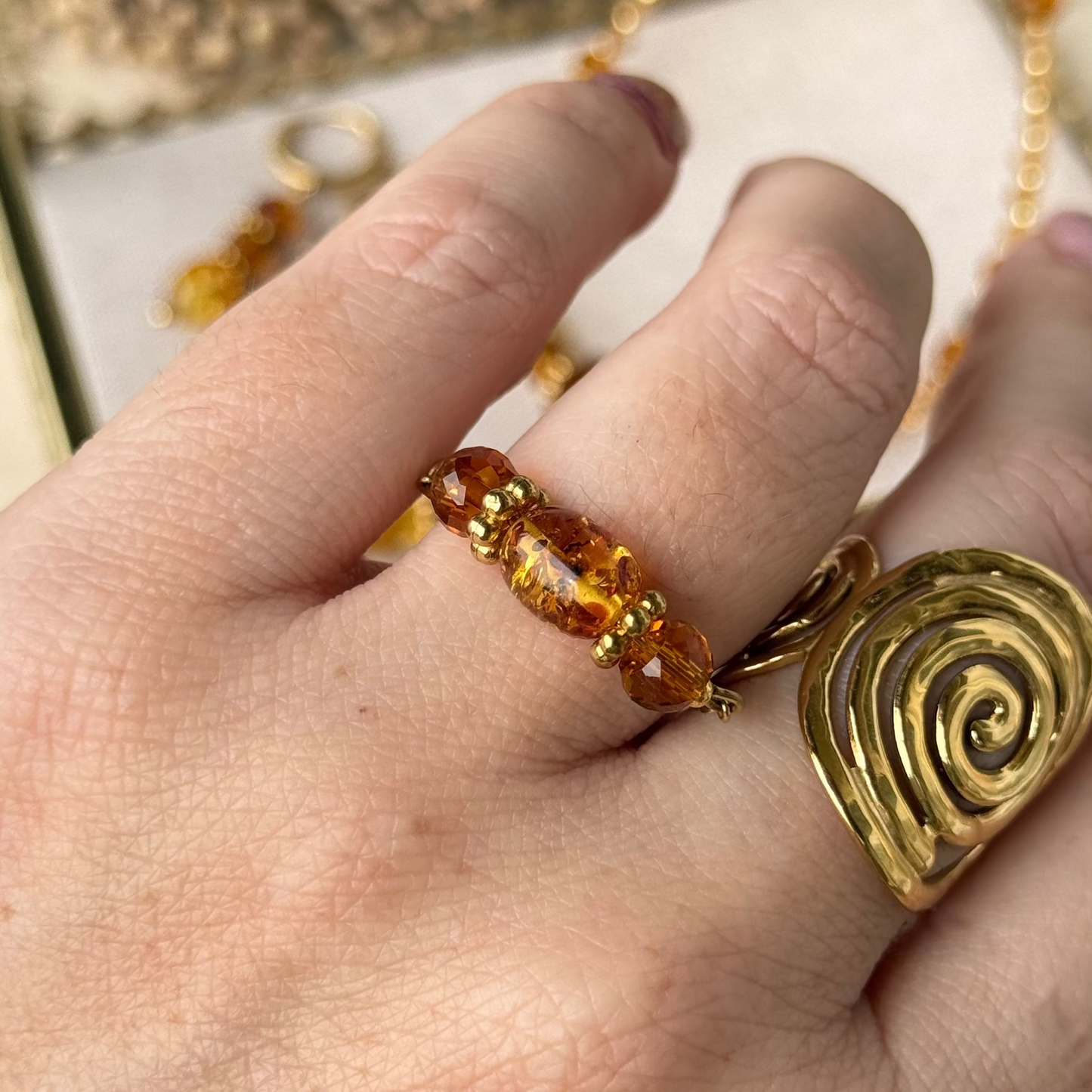 Bague Ambrine ; création