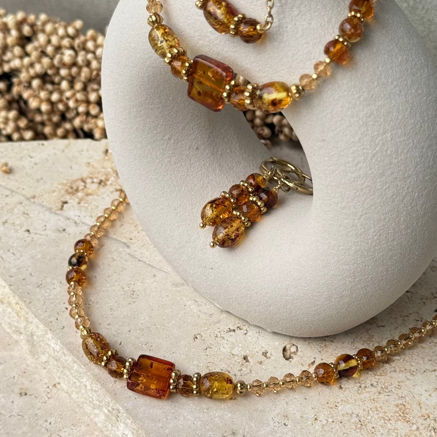 Collier Ambrine ; création
