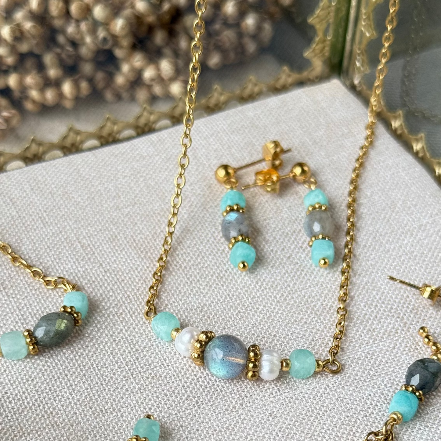 Collier Thea ; création