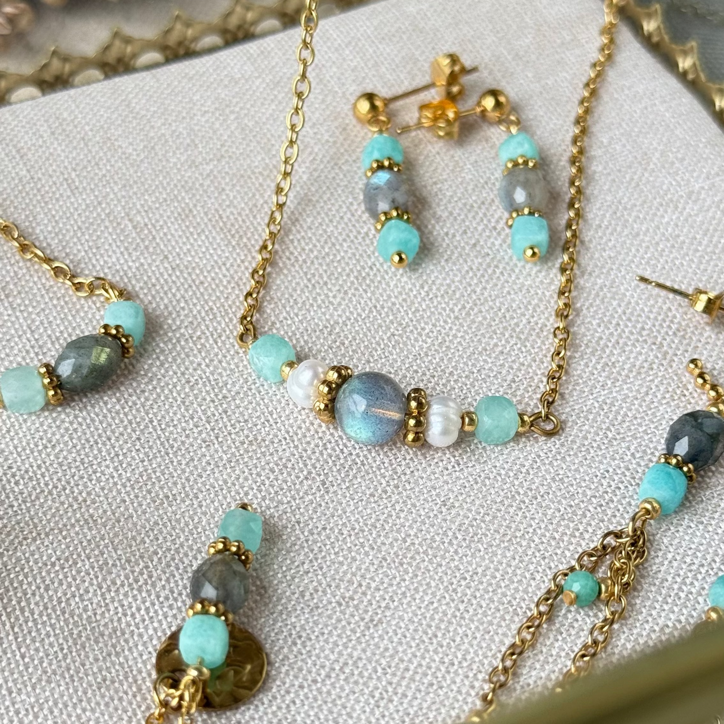 Collier Thea ; création