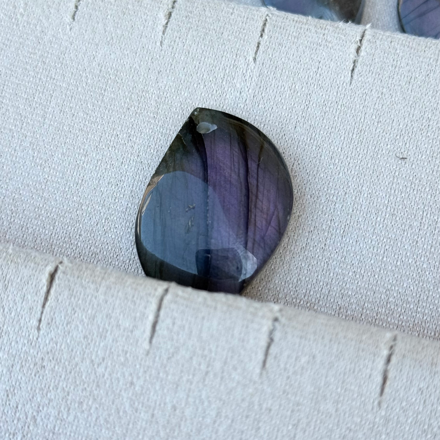 Pendentif labradorite reflet violet 35mm