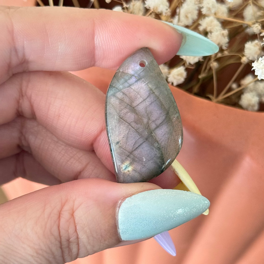 Pendentif labradrite reflets mauve 38mm