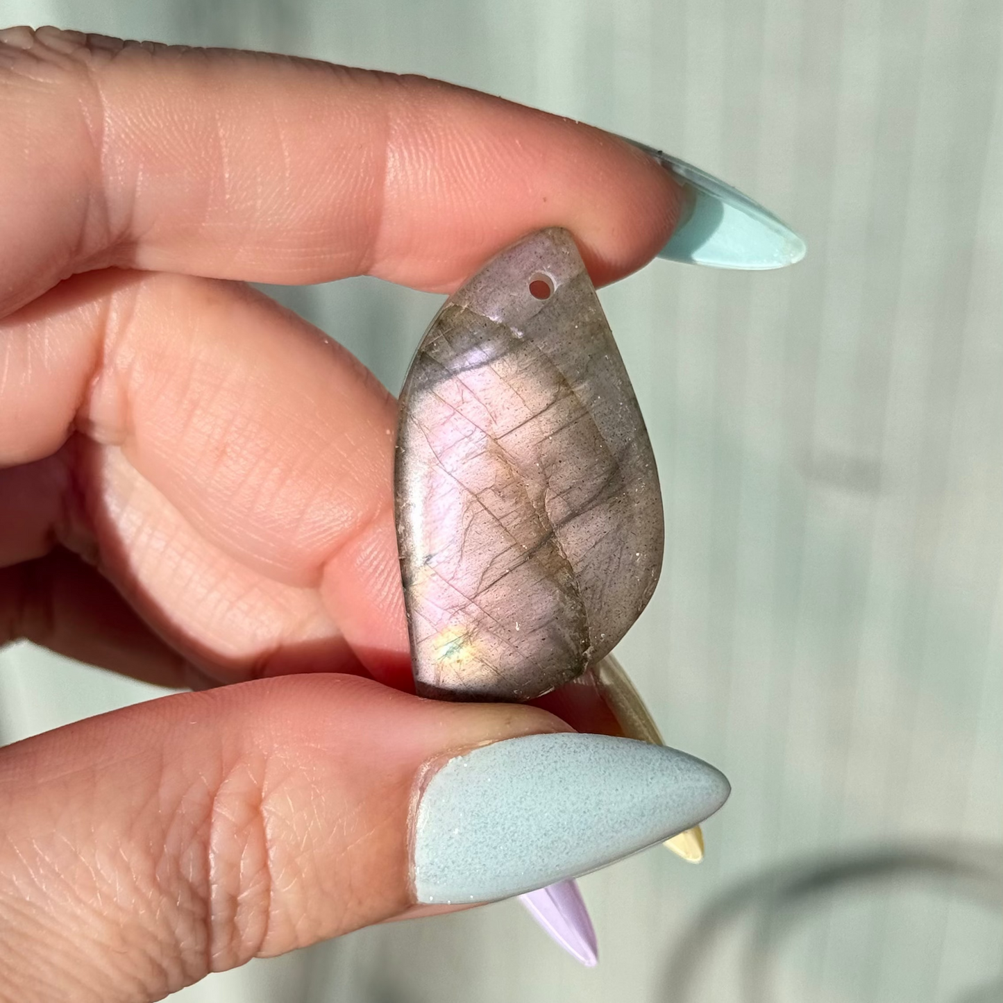 Pendentif labradrite reflets mauve 38mm