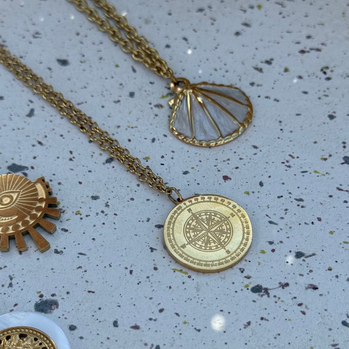 Collier Rose des vents  ; création