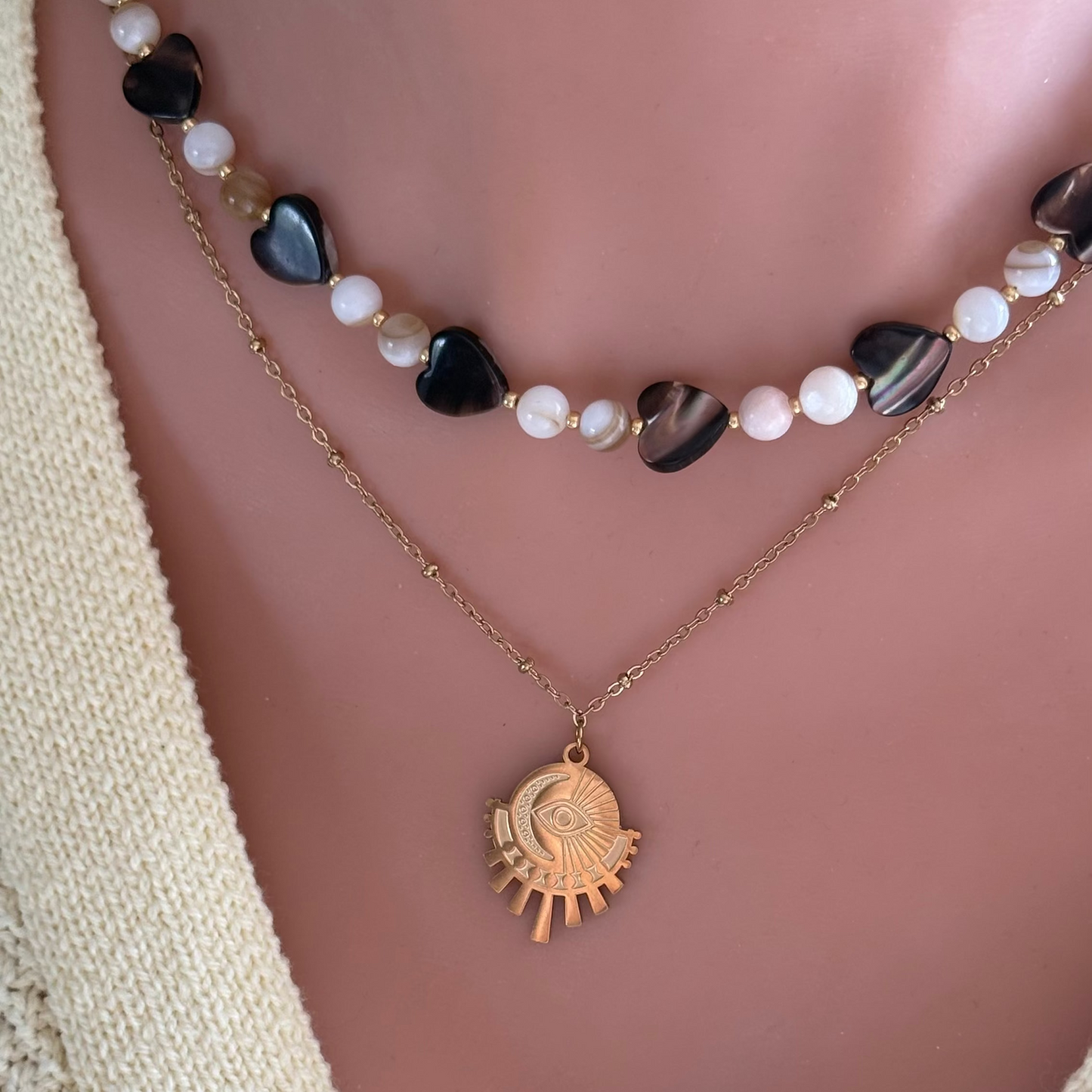 Collier Protection ; création