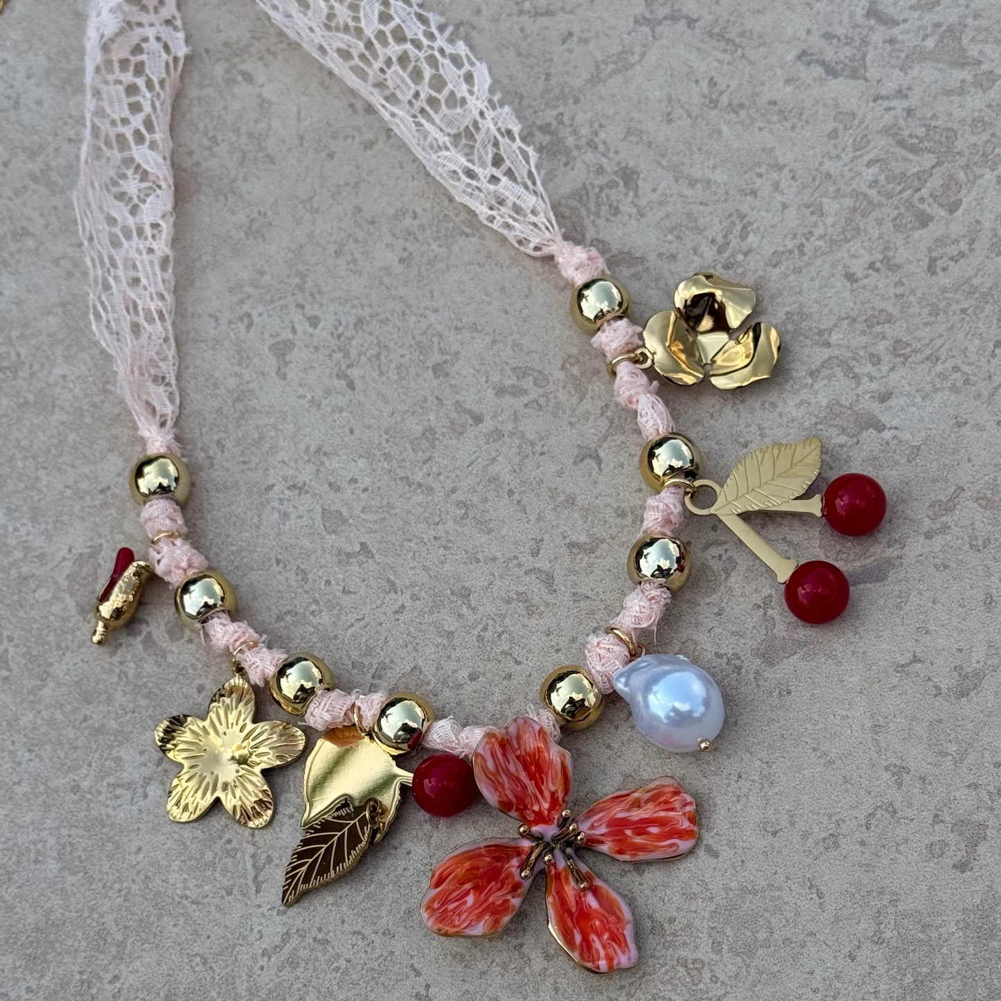 Collier happiness
