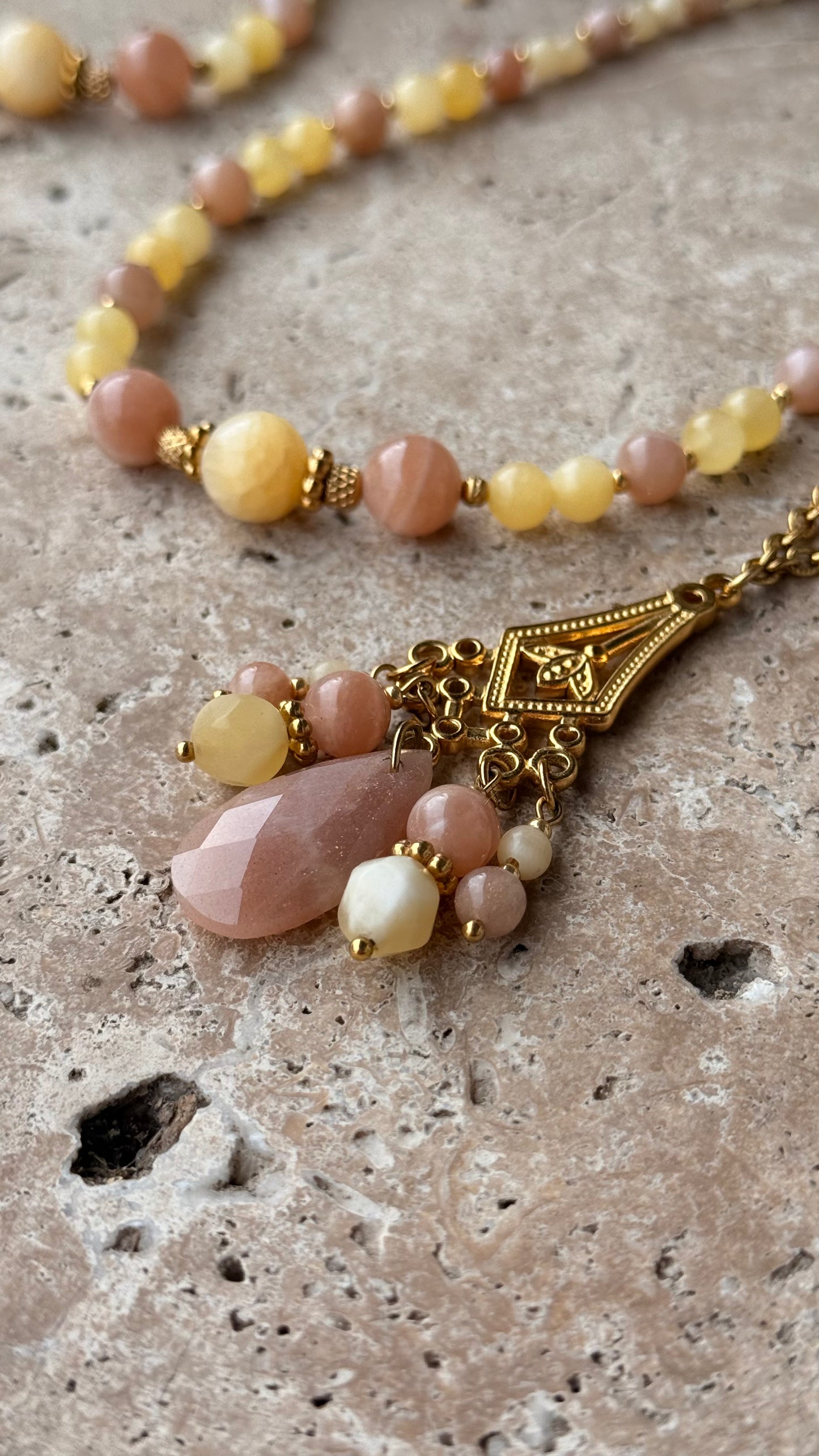 Collier long  Soraya bohème ; création