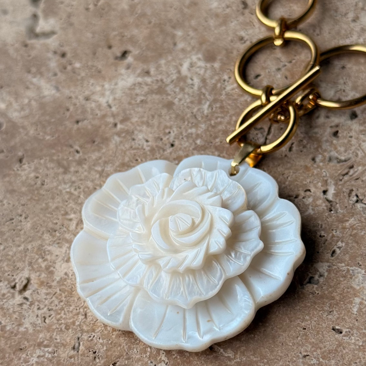 Collier Peony ; création