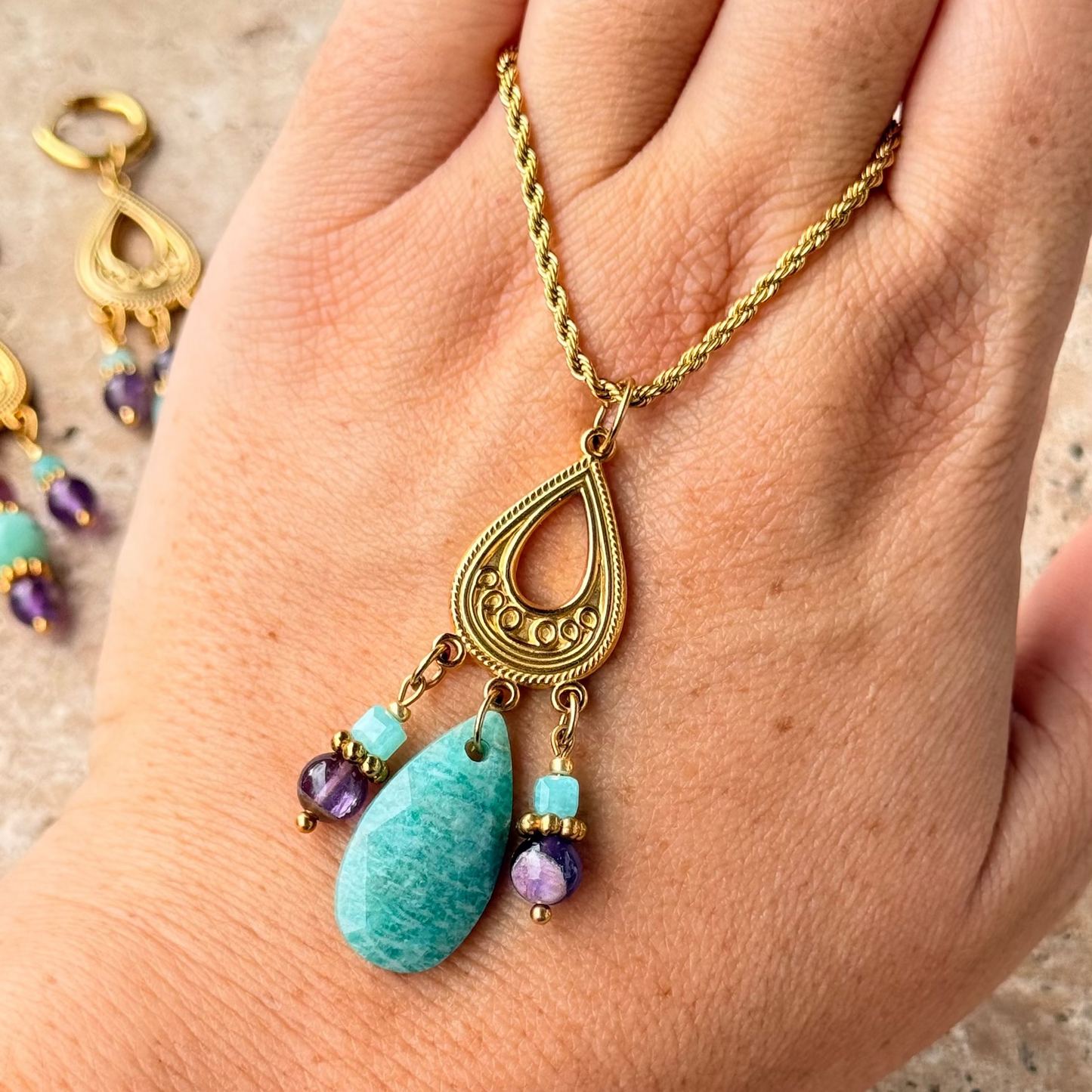 Collier long Jasmine ; création