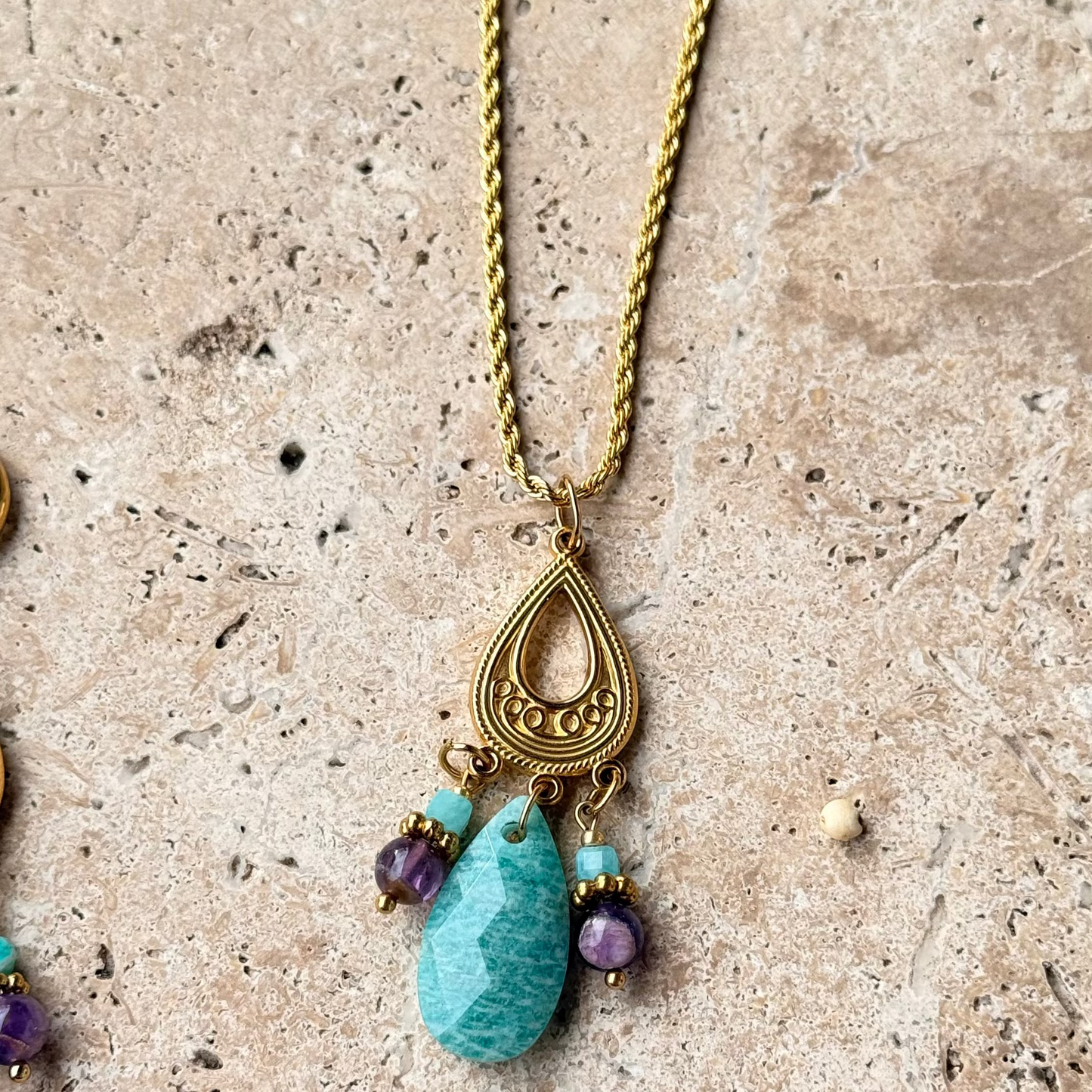 Collier long Jasmine ; création