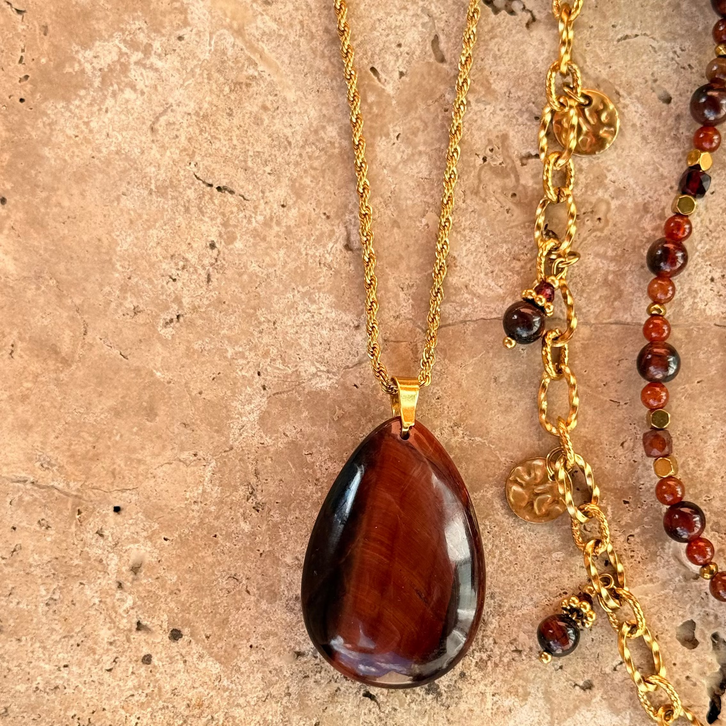 Collier long goutte Oeil de taureau ; création