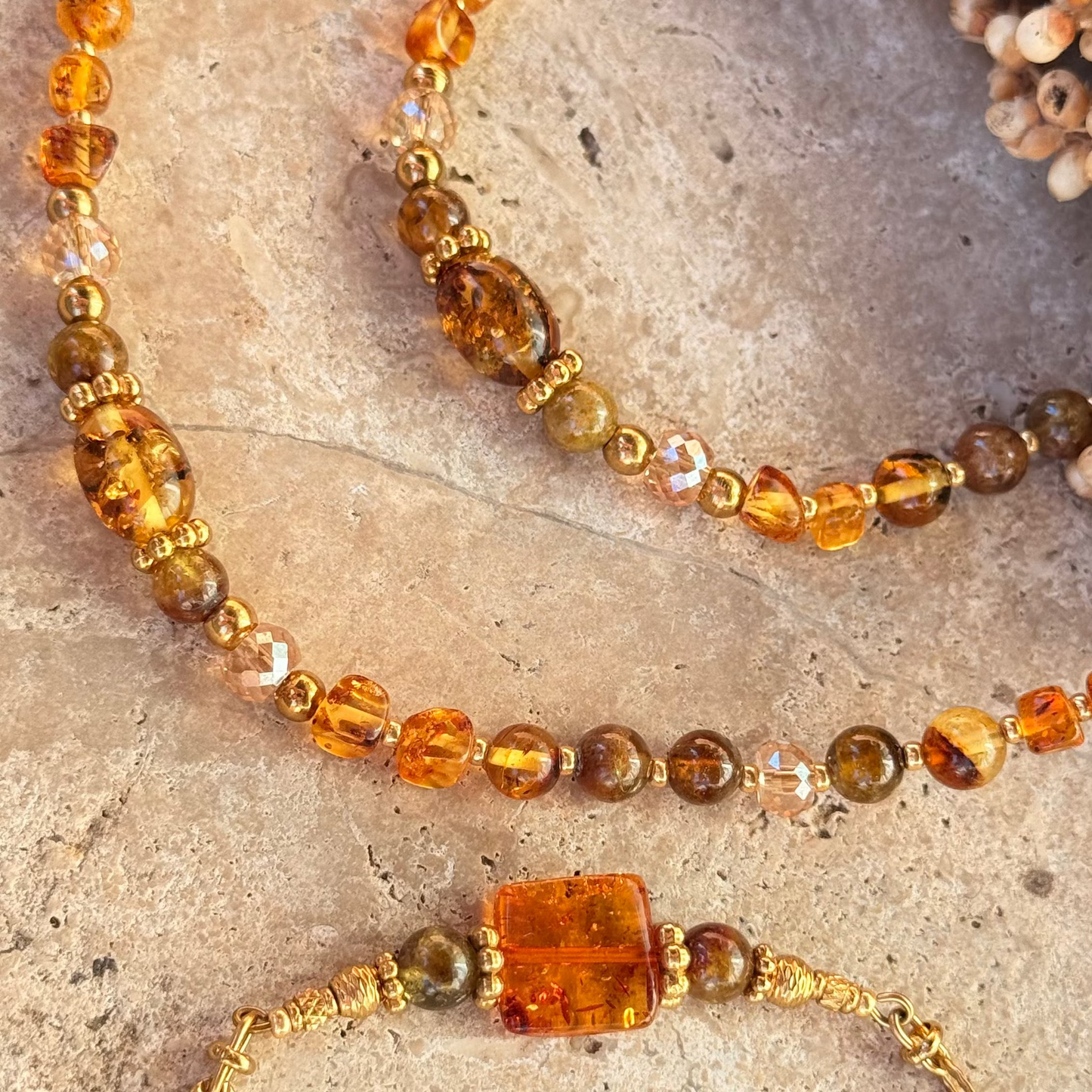 Collier Ambre ; Création