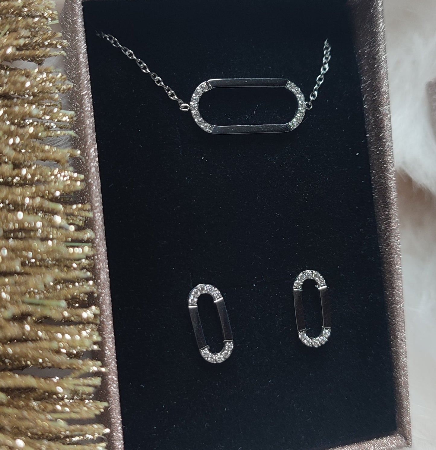 Coffret bracelet et puces d'oreilles