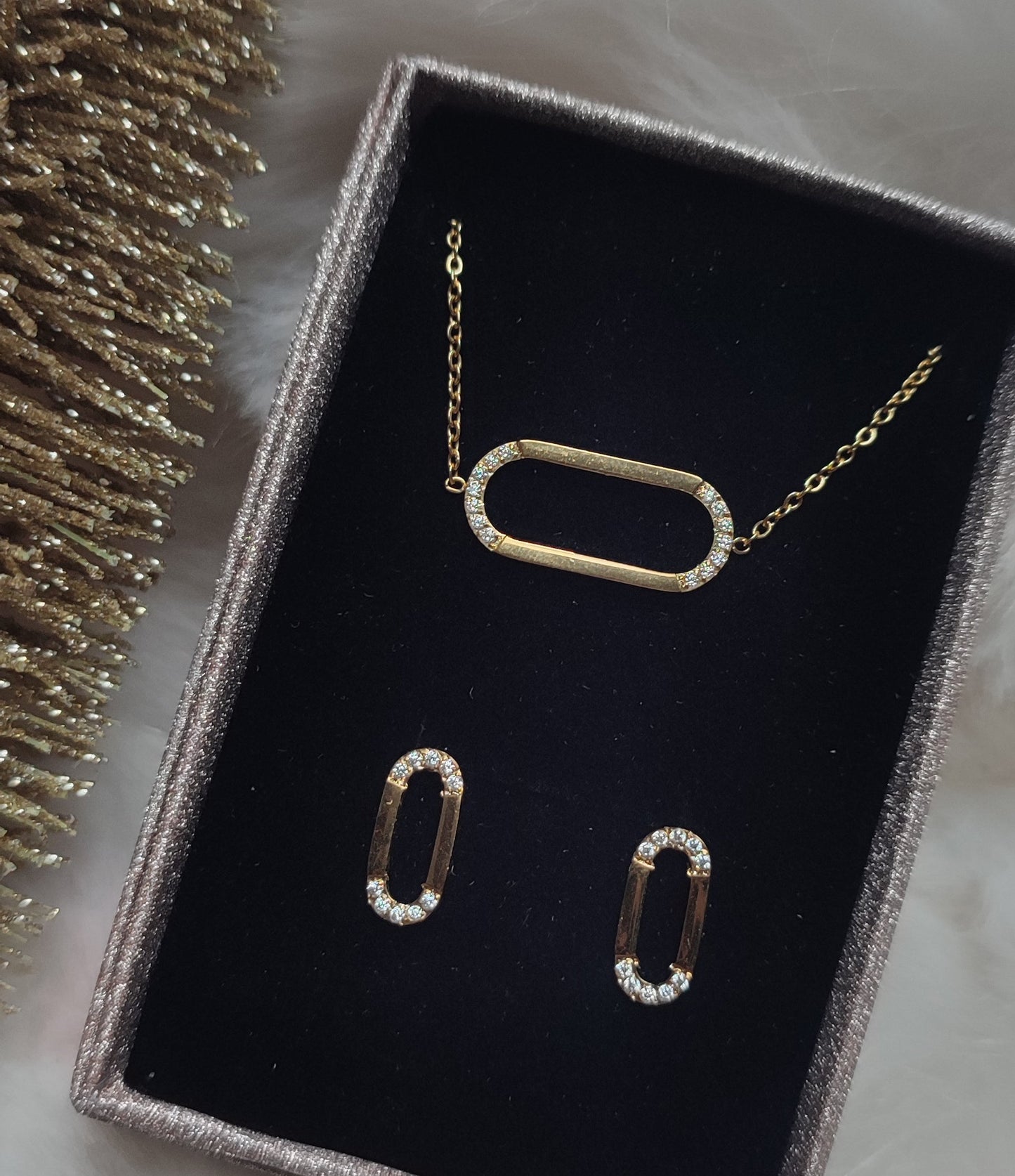 Coffret bracelet et puces d'oreilles